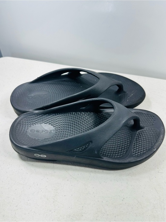 OOFOS OOriginal thong sandals size 6 main image 4